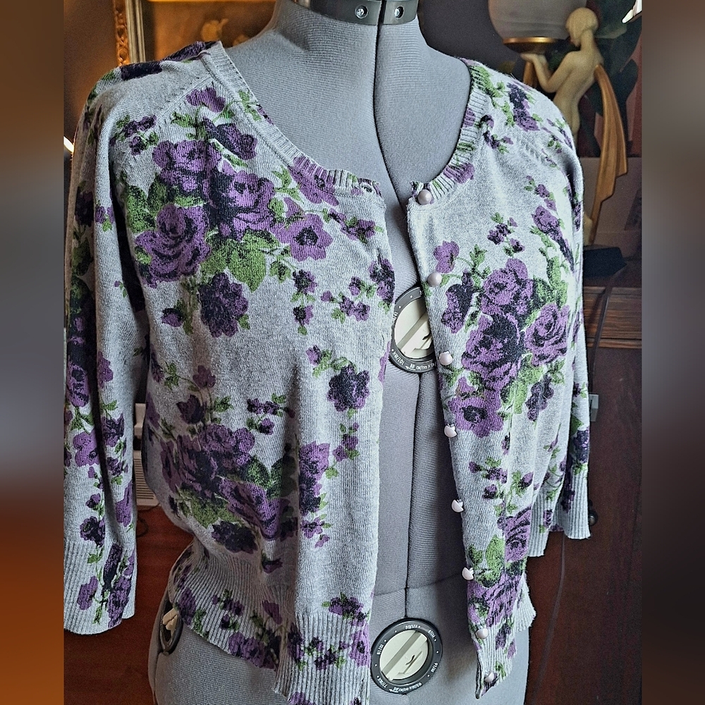 Floral Purple and Gray Women's 1/2 Sleeve Sweater, Vintage